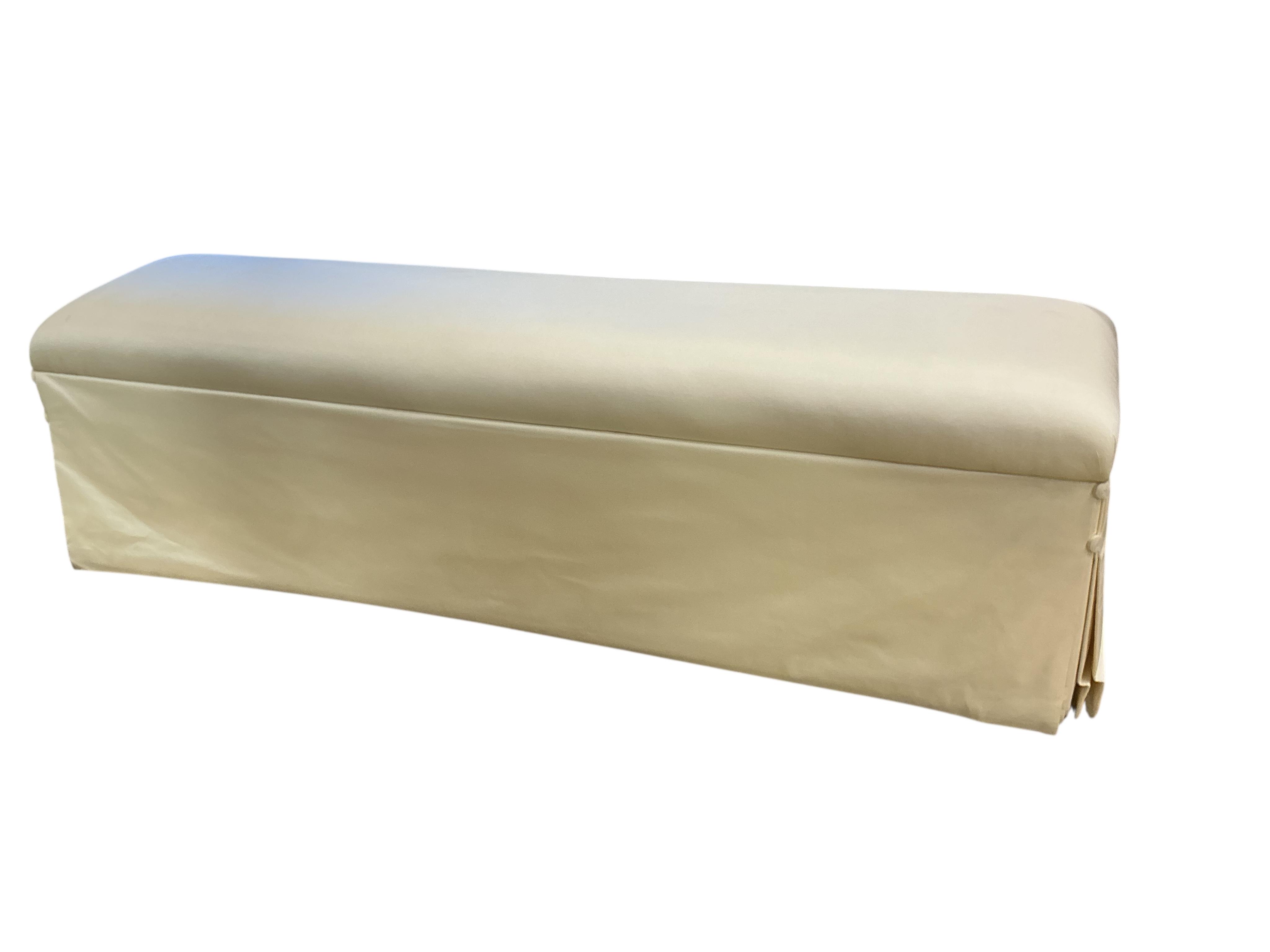 A contemporary J. Robert Scott Coquille bench ottoman seat, width 170cm, depth 39cm, height 48cm